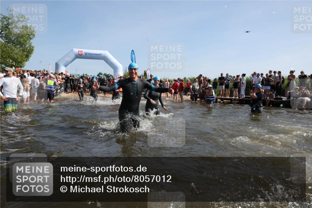 22.06.2025 - Viking Triathlon Michael Strokosch http://msf.ph/oto/8057012 22.06.2025 10:07:10 Schwimmen 64, 123, 190, 201, 202, 223, 328, 402, 431, 463, 519, 607, 631, 637, 649 meine-sportfotos.de