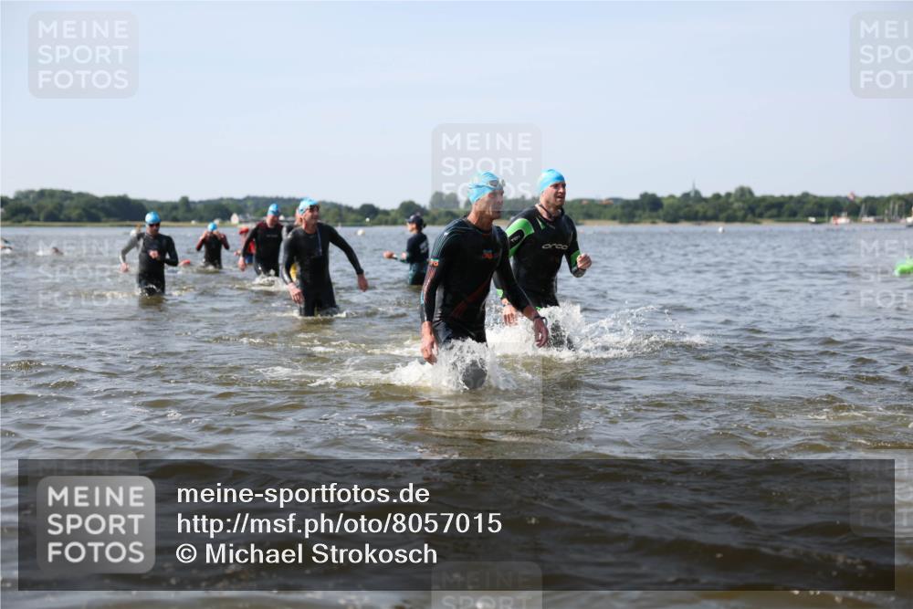 22.06.2025 - Viking Triathlon Michael Strokosch http://msf.ph/oto/8057015 22.06.2025 10:33:51 Schwimmen 5, 50, 75, 149, 184, 229, 242, 349, 438, 478, 540 meine-sportfotos.de