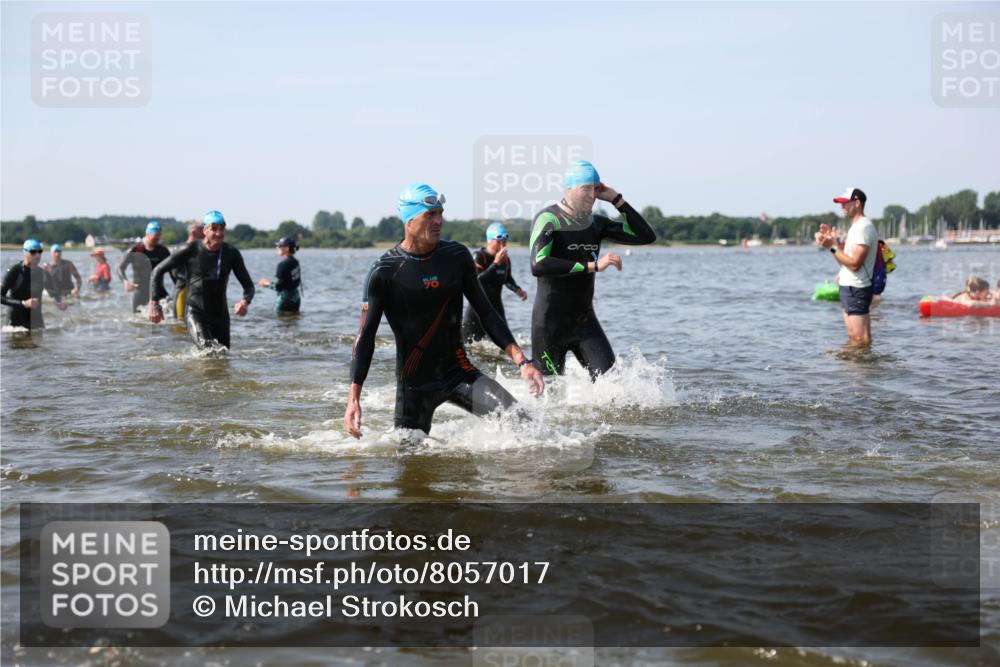 22.06.2025 - Viking Triathlon Michael Strokosch http://msf.ph/oto/8057017 22.06.2025 10:33:52 Schwimmen 5, 50, 75, 149, 184, 229, 242, 349, 438, 478, 540 meine-sportfotos.de