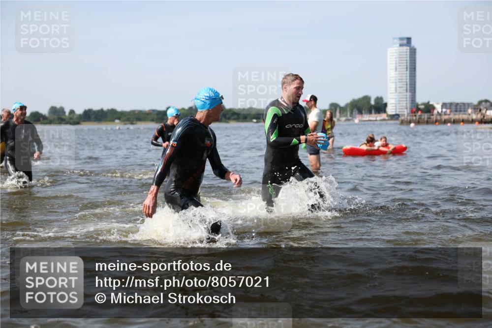22.06.2025 - Viking Triathlon Michael Strokosch http://msf.ph/oto/8057021 22.06.2025 10:33:53 Schwimmen 5, 50, 75, 149, 184, 229, 242, 349, 438, 478, 532, 540 meine-sportfotos.de