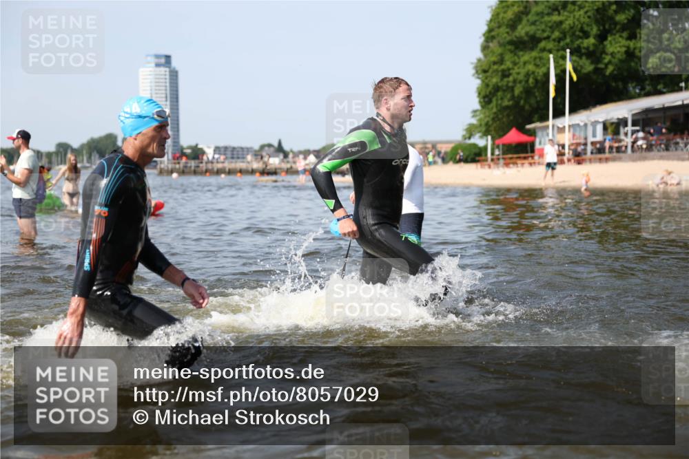 22.06.2025 - Viking Triathlon Michael Strokosch http://msf.ph/oto/8057029 22.06.2025 10:33:54 Schwimmen 5, 50, 75, 149, 184, 229, 242, 349, 438, 478, 532, 540 meine-sportfotos.de