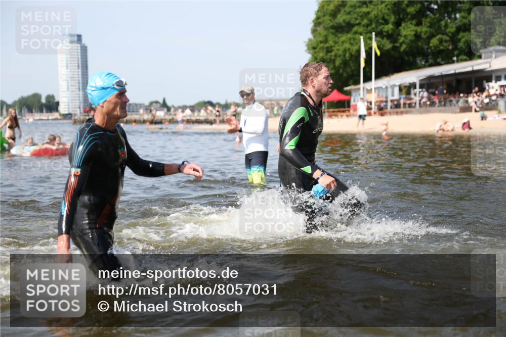 22.06.2025 - Viking Triathlon Michael Strokosch http://msf.ph/oto/8057031 22.06.2025 10:33:54 Schwimmen 5, 50, 75, 149, 184, 229, 242, 349, 438, 478, 532, 540 meine-sportfotos.de