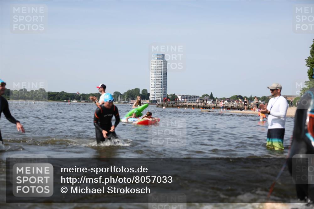 22.06.2025 - Viking Triathlon Michael Strokosch http://msf.ph/oto/8057033 22.06.2025 10:33:55 Schwimmen 5, 50, 75, 149, 184, 229, 242, 349, 429, 438, 478, 532, 540 meine-sportfotos.de