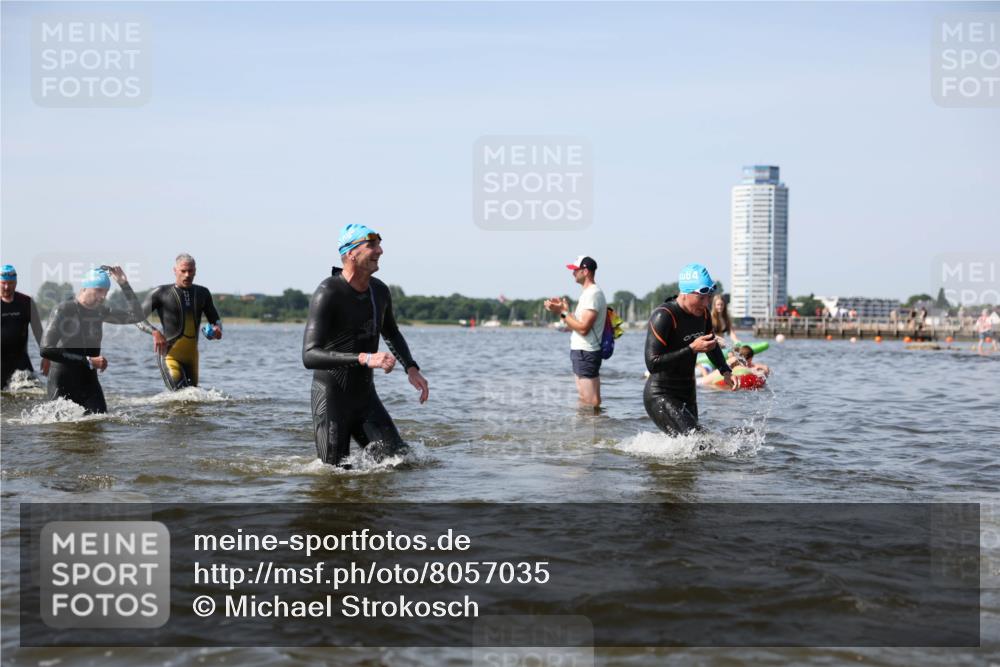 22.06.2025 - Viking Triathlon Michael Strokosch http://msf.ph/oto/8057035 22.06.2025 10:33:56 Schwimmen 50, 75, 149, 184, 229, 242, 349, 429, 438, 478, 532, 540 meine-sportfotos.de