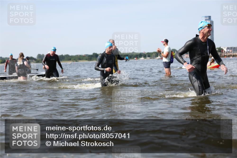 22.06.2025 - Viking Triathlon Michael Strokosch http://msf.ph/oto/8057041 22.06.2025 10:33:57 Schwimmen 50, 70, 75, 184, 229, 242, 349, 429, 438, 478, 532, 540, 635 meine-sportfotos.de