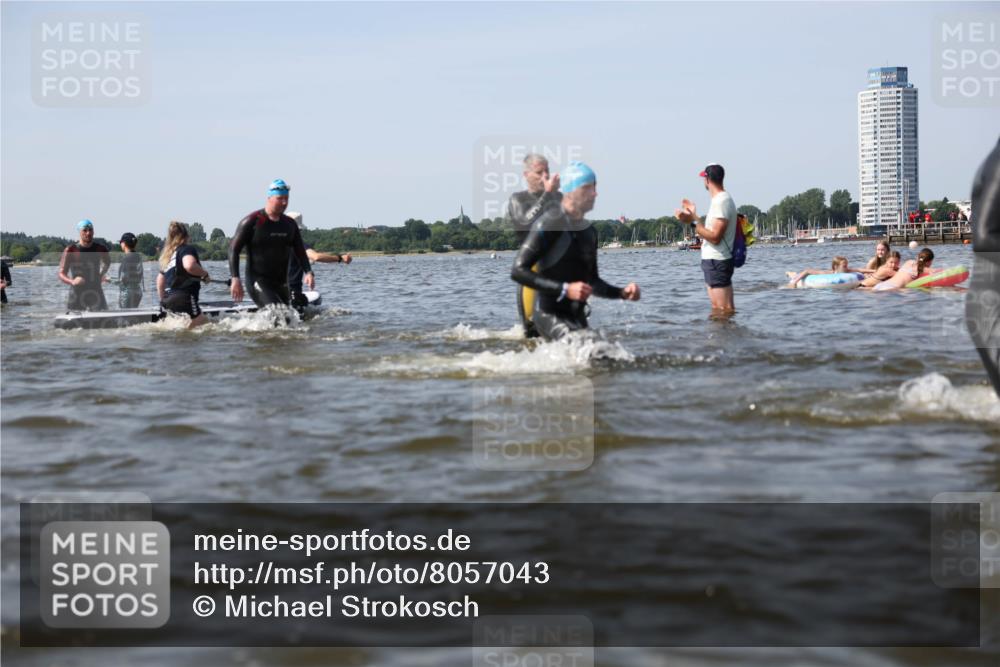 22.06.2025 - Viking Triathlon Michael Strokosch http://msf.ph/oto/8057043 22.06.2025 10:33:58 Schwimmen 50, 70, 75, 184, 229, 242, 349, 429, 438, 478, 532, 540, 635 meine-sportfotos.de