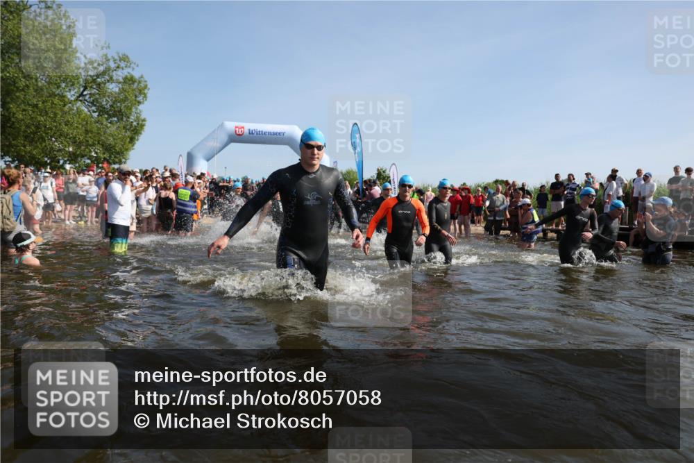 22.06.2025 - Viking Triathlon Michael Strokosch http://msf.ph/oto/8057058 22.06.2025 10:07:23 Schwimmen 155, 201, 202, 223, 235, 256, 267, 273, 317, 326, 333, 343, 421, 425, 463, 531, 637 meine-sportfotos.de