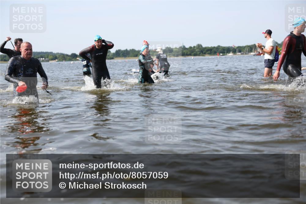 22.06.2025 - Viking Triathlon Michael Strokosch http://msf.ph/oto/8057059 22.06.2025 10:34:05 Schwimmen 46, 70, 75, 184, 297, 429, 478, 532, 540, 618, 635 meine-sportfotos.de