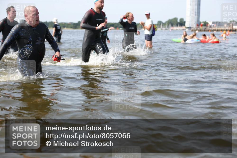 22.06.2025 - Viking Triathlon Michael Strokosch http://msf.ph/oto/8057066 22.06.2025 10:34:07 Schwimmen 46, 70, 75, 184, 297, 429, 478, 532, 540, 618, 635 meine-sportfotos.de