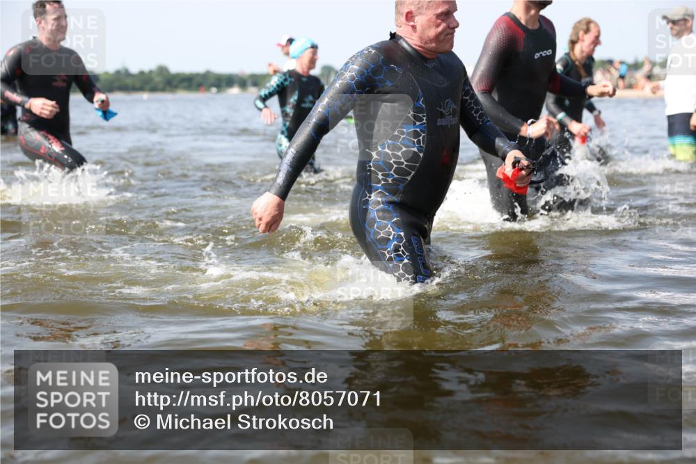 22.06.2025 - Viking Triathlon Michael Strokosch http://msf.ph/oto/8057071 22.06.2025 10:34:09 Schwimmen 46, 70, 294, 297, 429, 478, 527, 532, 540, 618, 635 meine-sportfotos.de