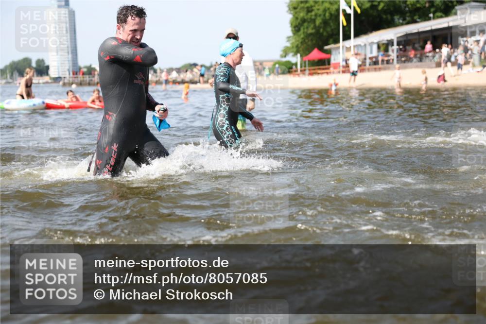 22.06.2025 - Viking Triathlon Michael Strokosch http://msf.ph/oto/8057085 22.06.2025 10:34:12 Schwimmen 46, 70, 294, 297, 429, 486, 527, 532, 618, 635 meine-sportfotos.de