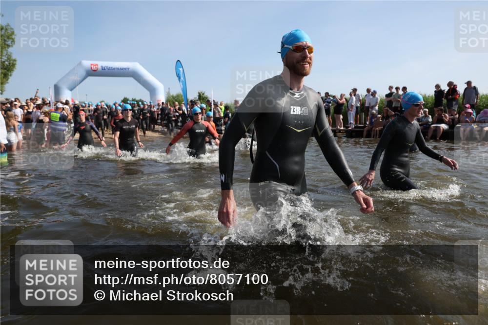 22.06.2025 - Viking Triathlon Michael Strokosch http://msf.ph/oto/8057100 22.06.2025 10:07:37 Schwimmen 23, 121, 143, 213, 235, 270, 285, 317, 342, 353, 363, 436, 476, 484, 547, 615, 621 meine-sportfotos.de