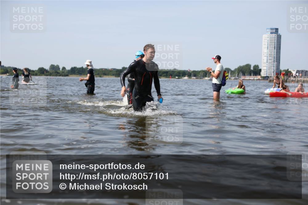 22.06.2025 - Viking Triathlon Michael Strokosch http://msf.ph/oto/8057101 22.06.2025 10:34:17 Schwimmen 46, 70, 294, 297, 486, 520, 527, 618, 635 meine-sportfotos.de