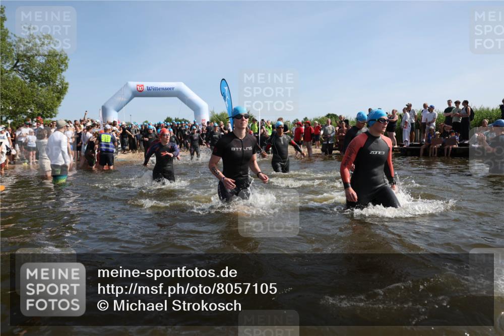 22.06.2025 - Viking Triathlon Michael Strokosch http://msf.ph/oto/8057105 22.06.2025 10:07:39 Schwimmen 16, 23, 102, 121, 143, 263, 270, 285, 363, 436, 476, 484, 503, 547, 615, 621, 624 meine-sportfotos.de