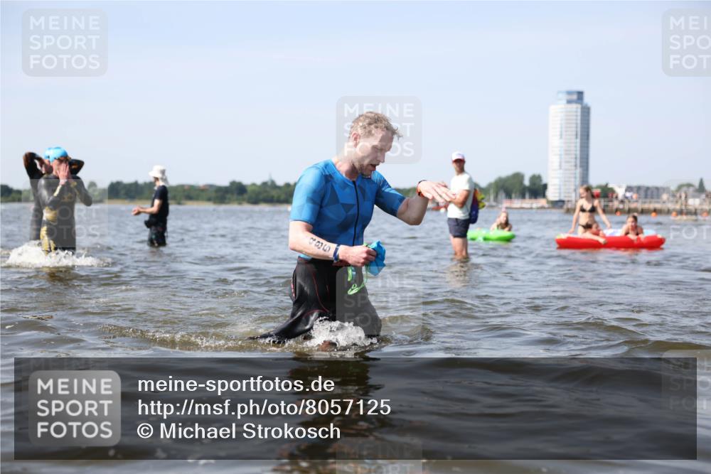 22.06.2025 - Viking Triathlon Michael Strokosch http://msf.ph/oto/8057125 22.06.2025 10:34:22 Schwimmen 46, 294, 306, 366, 430, 486, 520, 527, 546 meine-sportfotos.de