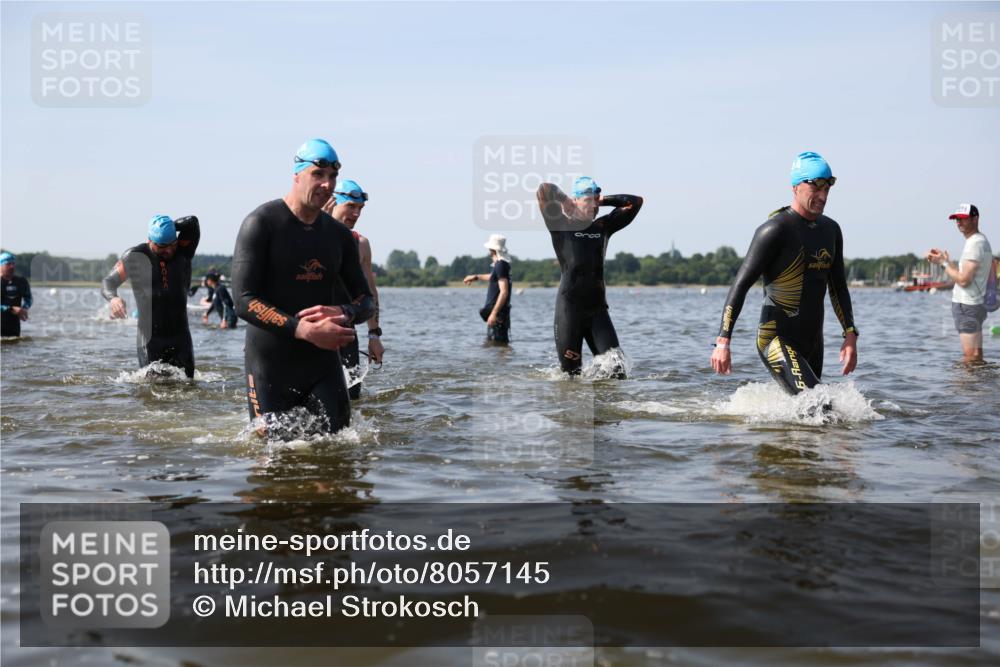 22.06.2025 - Viking Triathlon Michael Strokosch http://msf.ph/oto/8057145 22.06.2025 10:34:26 Schwimmen 294, 306, 366, 430, 486, 520, 527, 546 meine-sportfotos.de