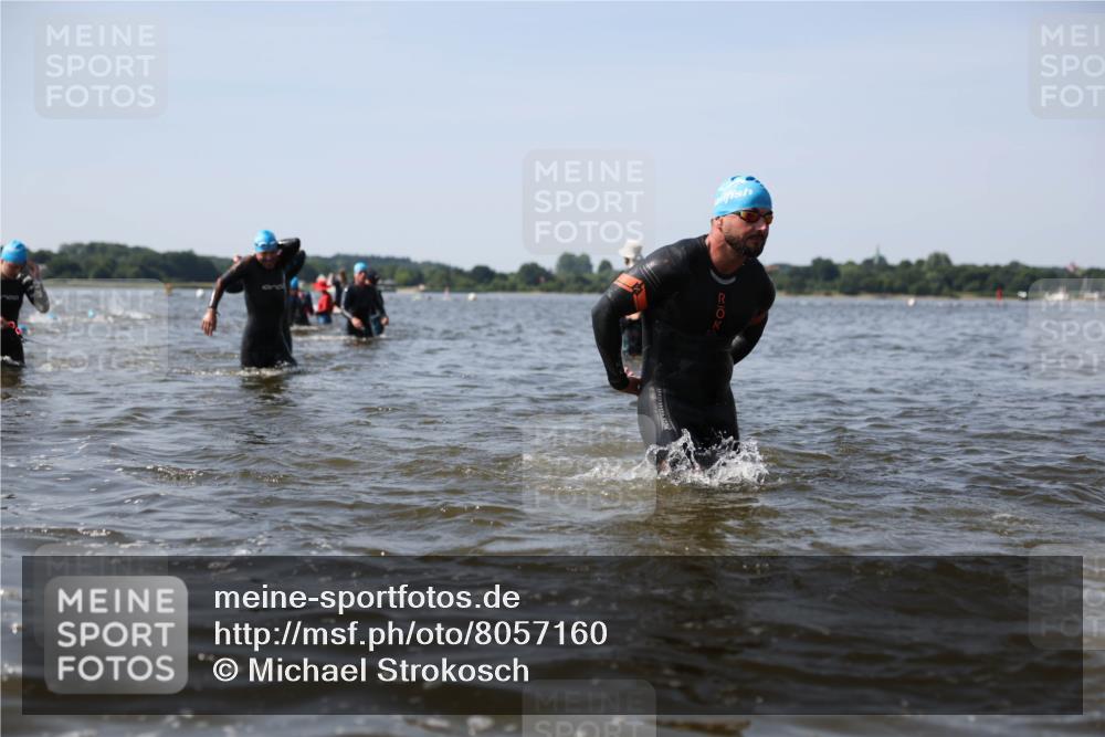 22.06.2025 - Viking Triathlon Michael Strokosch http://msf.ph/oto/8057160 22.06.2025 10:34:30 Schwimmen 247, 294, 306, 341, 366, 430, 486, 520, 546 meine-sportfotos.de