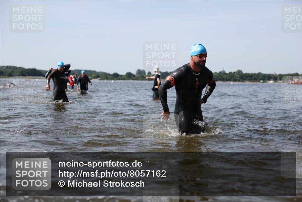 22.06.2025 - Viking Triathlon Michael Strokosch http://msf.ph/oto/8057162 22.06.2025 10:34:30 Schwimmen 247, 294, 306, 341, 366, 430, 486, 520, 546 meine-sportfotos.de