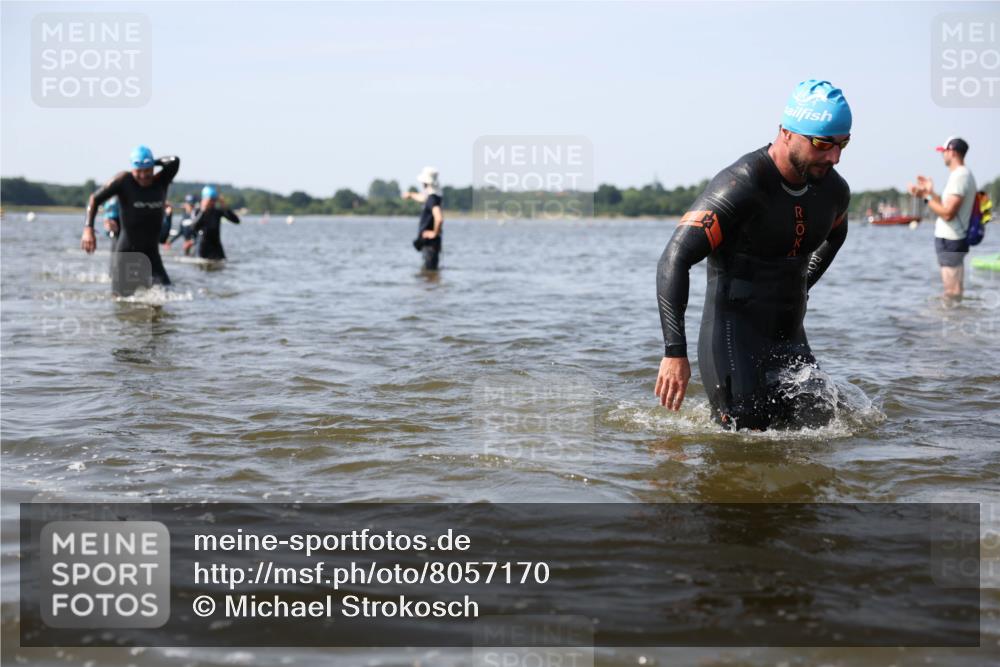 22.06.2025 - Viking Triathlon Michael Strokosch http://msf.ph/oto/8057170 22.06.2025 10:34:31 Schwimmen 247, 284, 306, 341, 366, 430, 486, 520, 546 meine-sportfotos.de