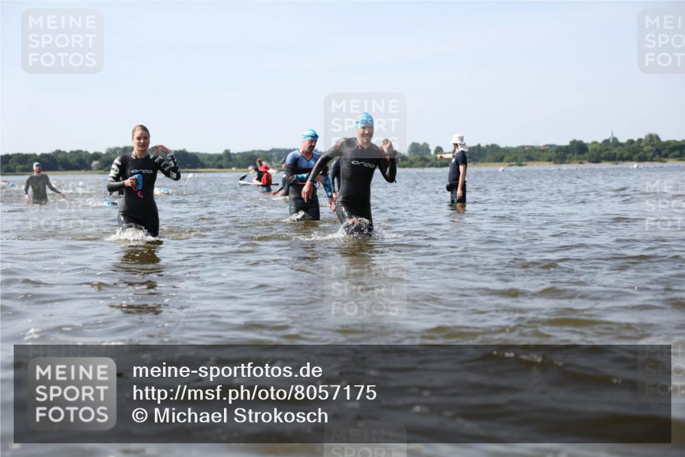 22.06.2025 - Viking Triathlon Michael Strokosch http://msf.ph/oto/8057175 22.06.2025 10:34:32 Schwimmen 114, 247, 284, 306, 323, 341, 366, 430, 486, 520, 546 meine-sportfotos.de