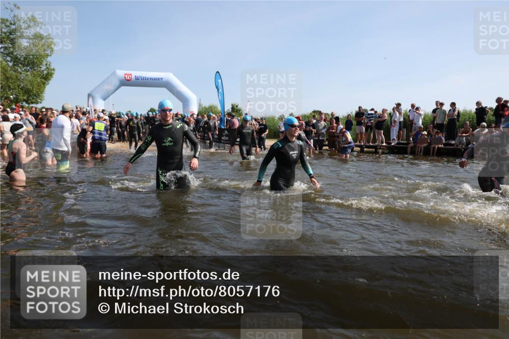 22.06.2025 - Viking Triathlon Michael Strokosch http://msf.ph/oto/8057176 22.06.2025 10:07:59 Schwimmen 31, 130, 292, 308, 412, 452, 523, 647, 650 meine-sportfotos.de