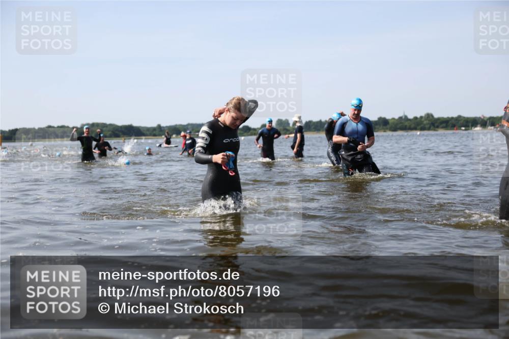 22.06.2025 - Viking Triathlon Michael Strokosch http://msf.ph/oto/8057196 22.06.2025 10:34:36 Schwimmen 114, 247, 284, 306, 323, 341, 366, 430, 520, 546, 550 meine-sportfotos.de