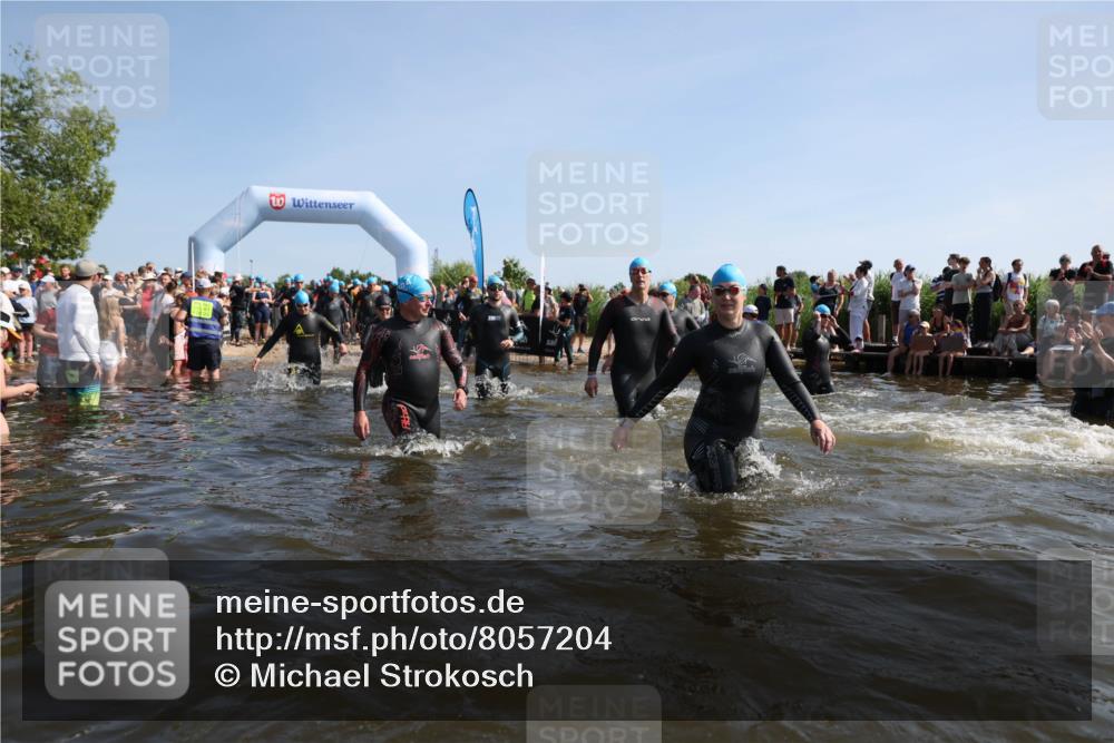22.06.2025 - Viking Triathlon Michael Strokosch http://msf.ph/oto/8057204 22.06.2025 10:08:13 Schwimmen 37, 51, 106, 116, 133, 206, 225, 268, 378, 403, 406, 410, 422, 466, 480, 543, 638 meine-sportfotos.de
