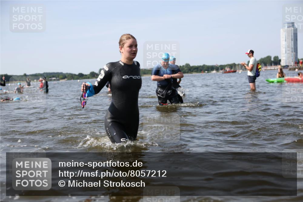 22.06.2025 - Viking Triathlon Michael Strokosch http://msf.ph/oto/8057212 22.06.2025 10:34:37 Schwimmen 114, 247, 284, 306, 323, 341, 366, 430, 520, 546, 550 meine-sportfotos.de
