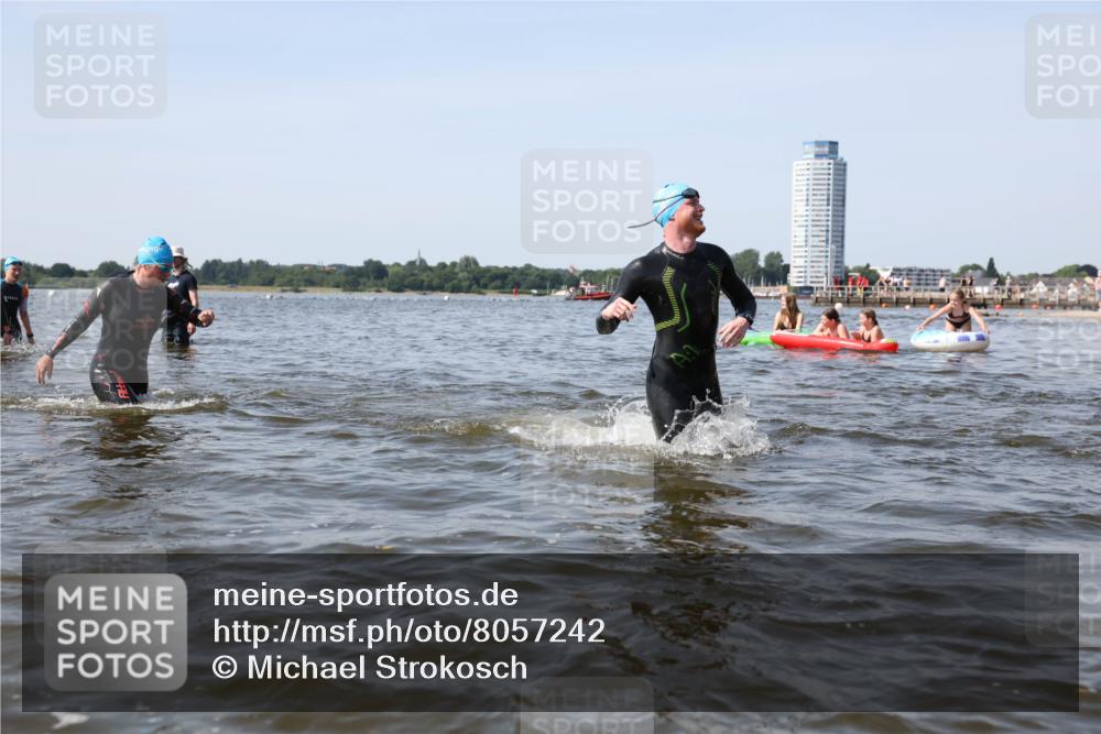 22.06.2025 - Viking Triathlon Michael Strokosch http://msf.ph/oto/8057242 22.06.2025 10:34:45 Schwimmen 17, 43, 77, 114, 161, 247, 284, 323, 341, 434, 550 meine-sportfotos.de