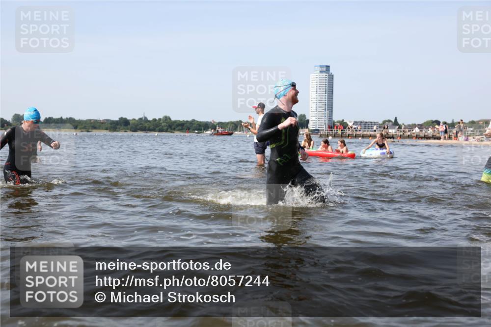 22.06.2025 - Viking Triathlon Michael Strokosch http://msf.ph/oto/8057244 22.06.2025 10:34:45 Schwimmen 17, 43, 77, 114, 161, 247, 284, 323, 341, 434, 550 meine-sportfotos.de