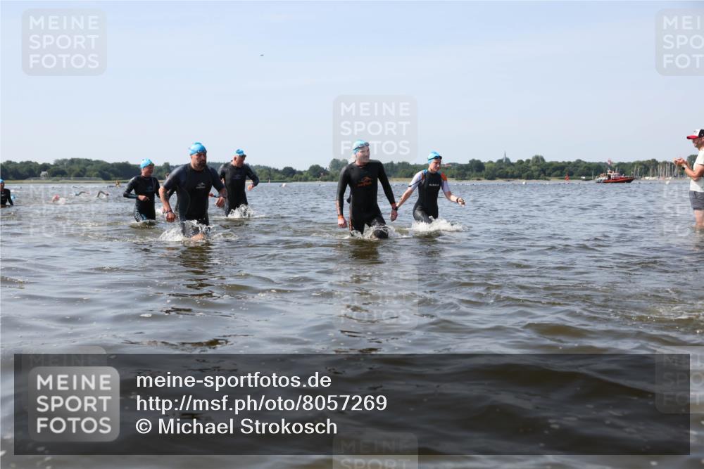 22.06.2025 - Viking Triathlon Michael Strokosch http://msf.ph/oto/8057269 22.06.2025 10:34:49 Schwimmen 17, 43, 77, 114, 161, 247, 284, 323, 434, 475, 548, 550 meine-sportfotos.de