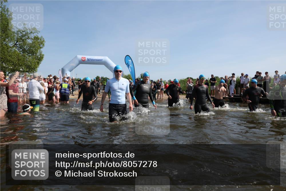 22.06.2025 - Viking Triathlon Michael Strokosch http://msf.ph/oto/8057278 22.06.2025 10:08:43 Schwimmen 71, 136, 166, 234, 241, 246, 303, 305, 319, 356, 357, 459, 470, 471, 640, 656 meine-sportfotos.de