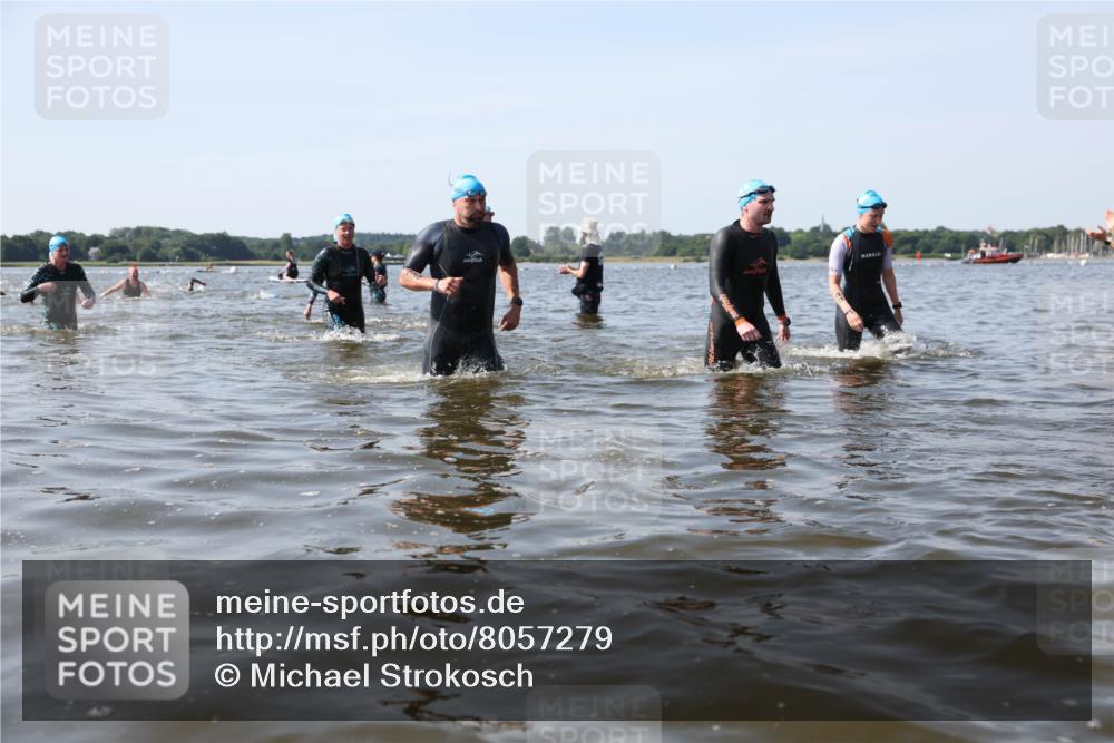 22.06.2025 - Viking Triathlon Michael Strokosch http://msf.ph/oto/8057279 22.06.2025 10:34:50 Schwimmen 17, 43, 77, 114, 161, 284, 323, 434, 475, 548, 550 meine-sportfotos.de