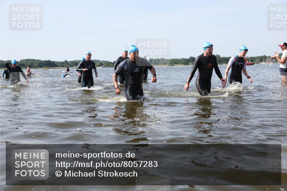 22.06.2025 - Viking Triathlon Michael Strokosch http://msf.ph/oto/8057283 22.06.2025 10:34:51 Schwimmen 17, 43, 77, 114, 161, 284, 323, 434, 475, 548, 550 meine-sportfotos.de