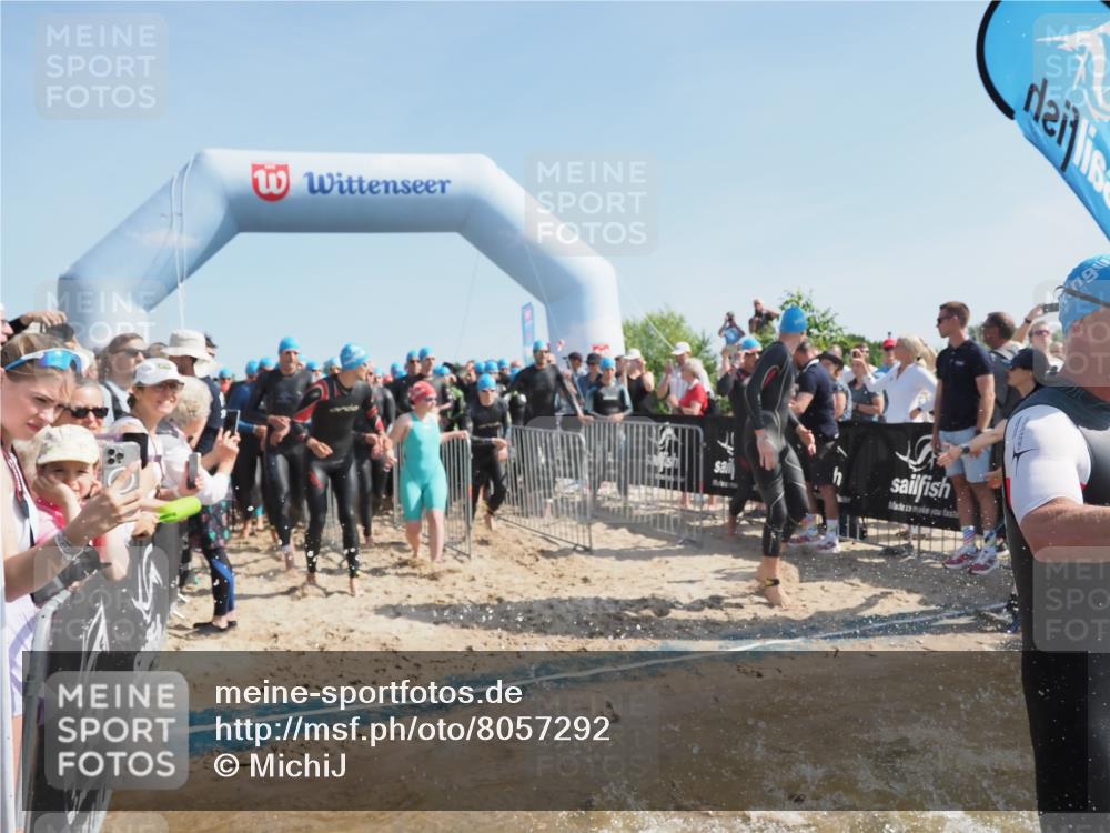 22.06.2025 - Viking Triathlon MichiJ http://msf.ph/oto/8057292 22.06.2025 10:00:13 Schwimmen 2, 4, 10, 49, 100, 122, 329, 420, 485, 521, 544, 609 meine-sportfotos.de