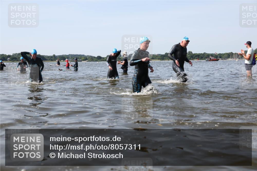 22.06.2025 - Viking Triathlon Michael Strokosch http://msf.ph/oto/8057311 22.06.2025 10:34:54 Schwimmen 17, 43, 77, 161, 434, 475, 495, 548, 550 meine-sportfotos.de
