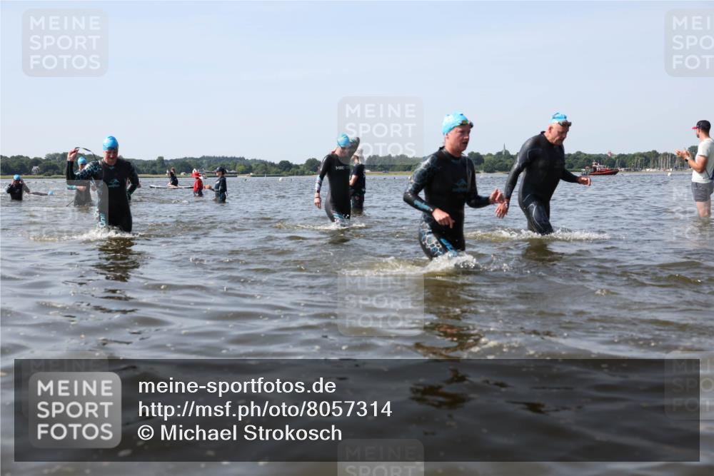 22.06.2025 - Viking Triathlon Michael Strokosch http://msf.ph/oto/8057314 22.06.2025 10:34:55 Schwimmen 17, 43, 77, 161, 434, 475, 495, 548 meine-sportfotos.de