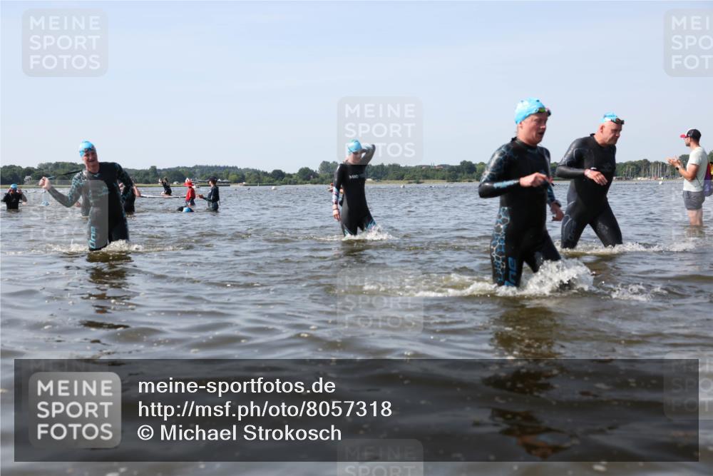 22.06.2025 - Viking Triathlon Michael Strokosch http://msf.ph/oto/8057318 22.06.2025 10:34:55 Schwimmen 17, 43, 77, 161, 434, 475, 495, 548 meine-sportfotos.de