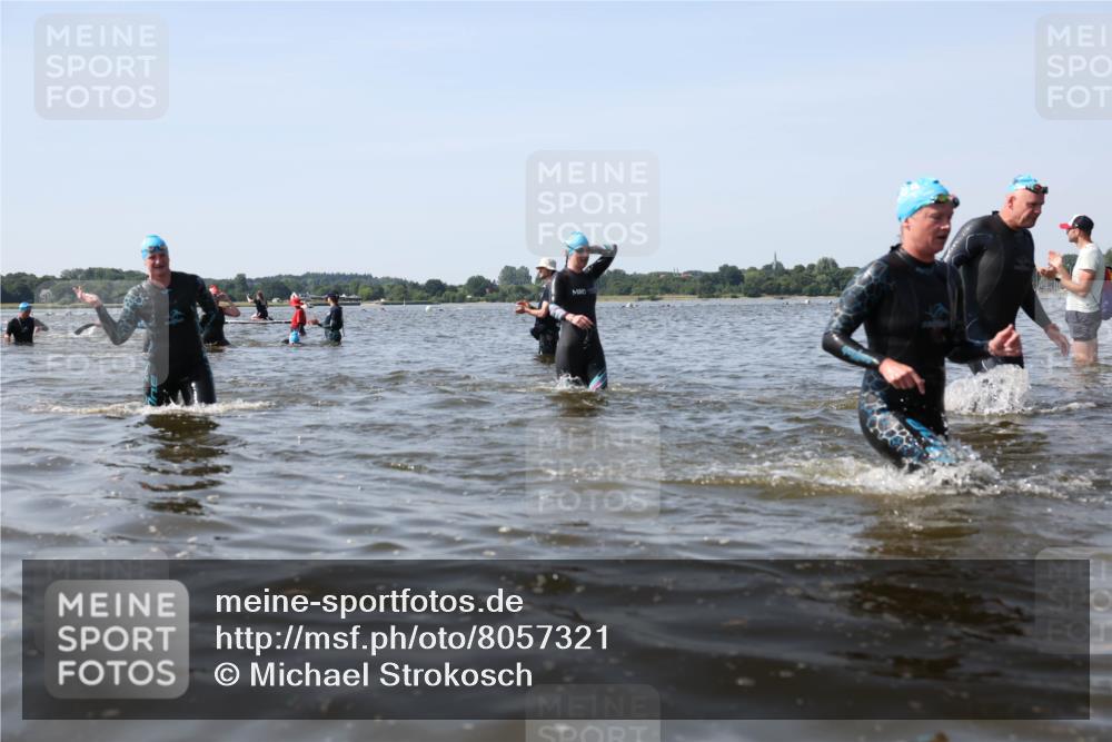 22.06.2025 - Viking Triathlon Michael Strokosch http://msf.ph/oto/8057321 22.06.2025 10:34:56 Schwimmen 17, 43, 77, 161, 434, 475, 495, 548, 660 meine-sportfotos.de