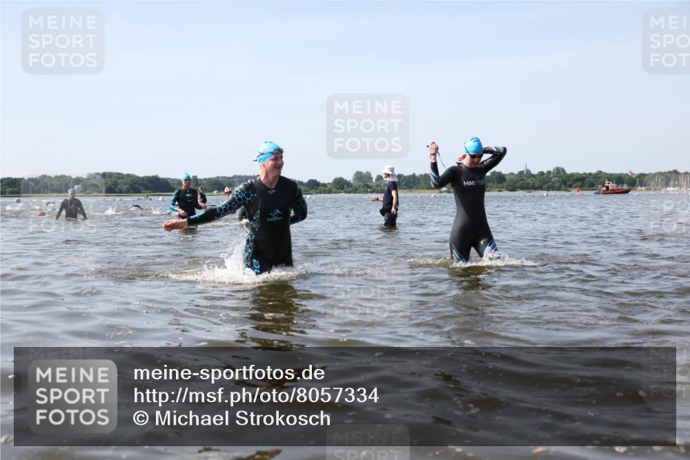 22.06.2025 - Viking Triathlon Michael Strokosch http://msf.ph/oto/8057334 22.06.2025 10:34:58 Schwimmen 17, 43, 77, 157, 161, 434, 475, 495, 548, 660 meine-sportfotos.de