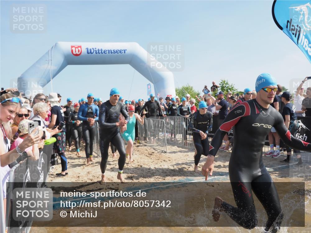 22.06.2025 - Viking Triathlon MichiJ http://msf.ph/oto/8057342 22.06.2025 10:00:15 Schwimmen 2, 4, 10, 49, 81, 100, 122, 329, 420, 485, 521, 544, 609, 611 meine-sportfotos.de