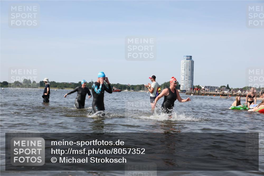 22.06.2025 - Viking Triathlon Michael Strokosch http://msf.ph/oto/8057352 22.06.2025 10:35:06 Schwimmen 17, 43, 139, 157, 296, 365, 475, 495, 548, 660 meine-sportfotos.de