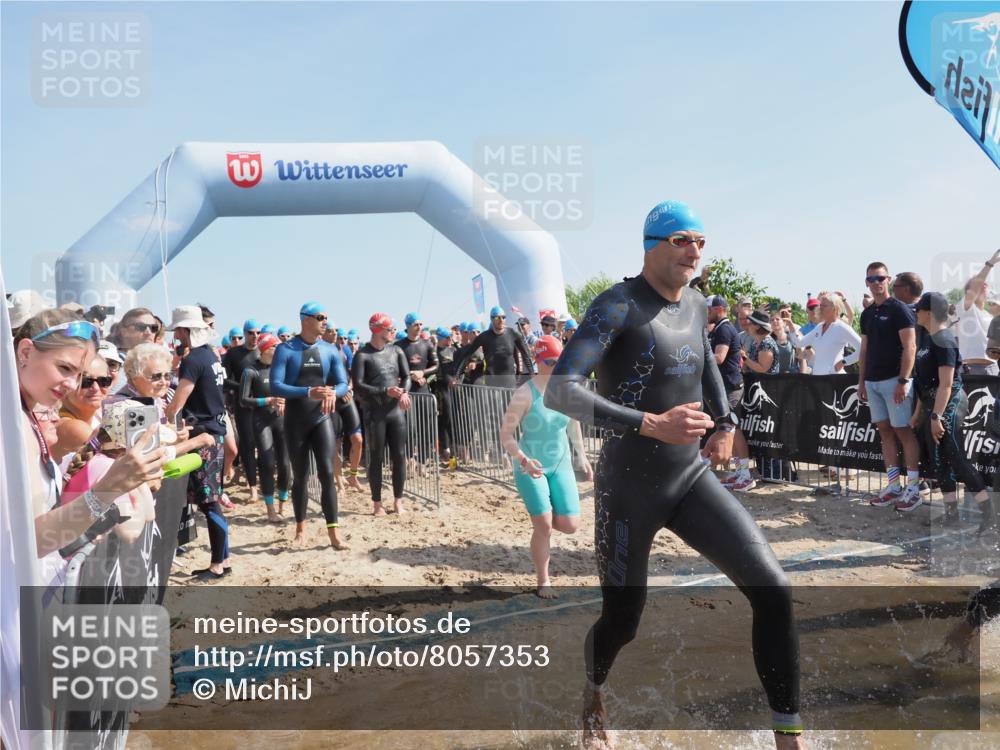 22.06.2025 - Viking Triathlon MichiJ http://msf.ph/oto/8057353 22.06.2025 10:00:16 Schwimmen 2, 4, 10, 49, 81, 100, 122, 329, 420, 455, 473, 485, 521, 544, 557, 609, 610, 611, 617 meine-sportfotos.de