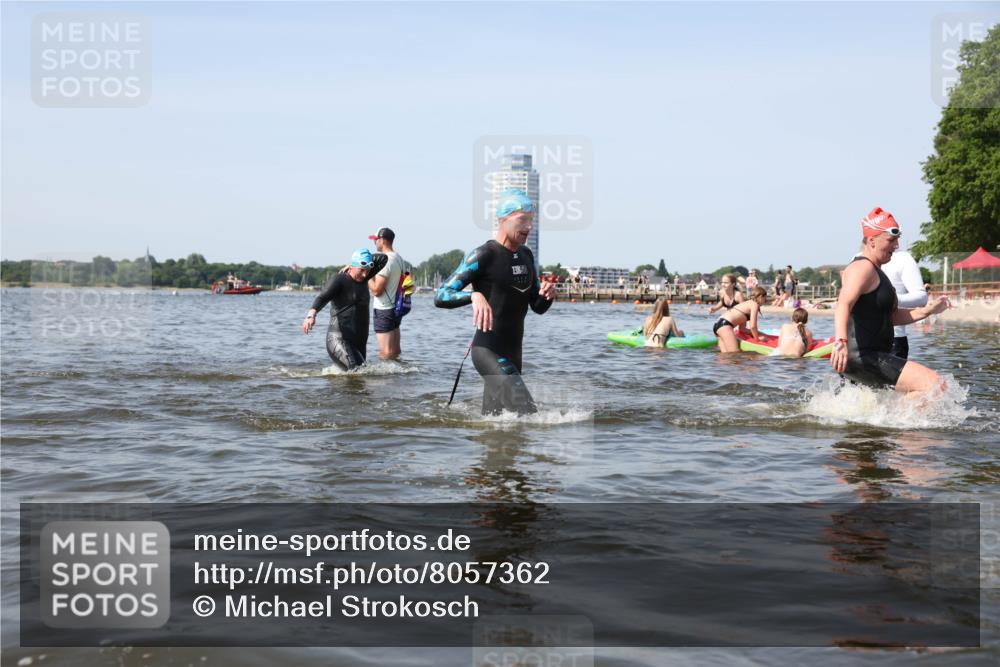 22.06.2025 - Viking Triathlon Michael Strokosch http://msf.ph/oto/8057362 22.06.2025 10:35:08 Schwimmen 139, 157, 204, 296, 365, 475, 495, 548, 660 meine-sportfotos.de