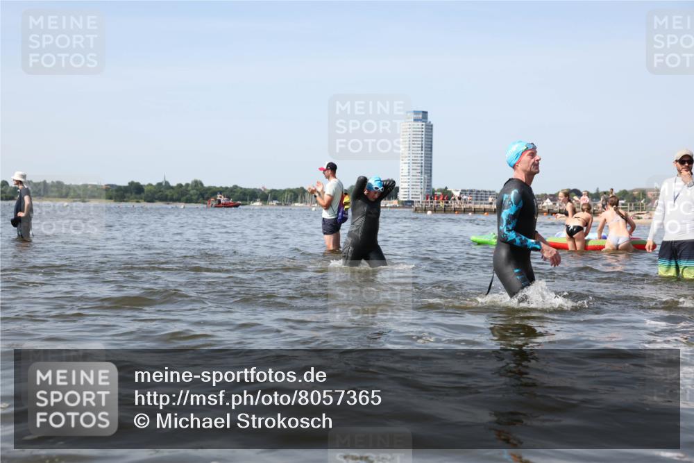 22.06.2025 - Viking Triathlon Michael Strokosch http://msf.ph/oto/8057365 22.06.2025 10:35:09 Schwimmen 139, 157, 204, 296, 365, 475, 495, 548, 660 meine-sportfotos.de