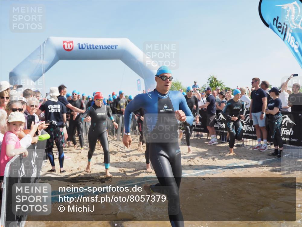 22.06.2025 - Viking Triathlon MichiJ http://msf.ph/oto/8057379 22.06.2025 10:00:18 Schwimmen 2, 4, 10, 15, 28, 49, 81, 100, 122, 175, 288, 329, 367, 420, 455, 473, 485, 521, 544, 557, 609, 610, 611, 617 meine-sportfotos.de