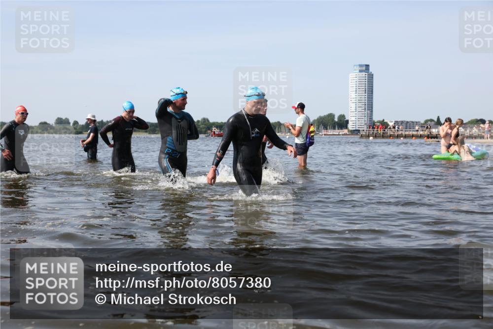 22.06.2025 - Viking Triathlon Michael Strokosch http://msf.ph/oto/8057380 22.06.2025 10:35:16 Schwimmen 139, 157, 204, 296, 320, 365, 395, 508, 632, 660 meine-sportfotos.de