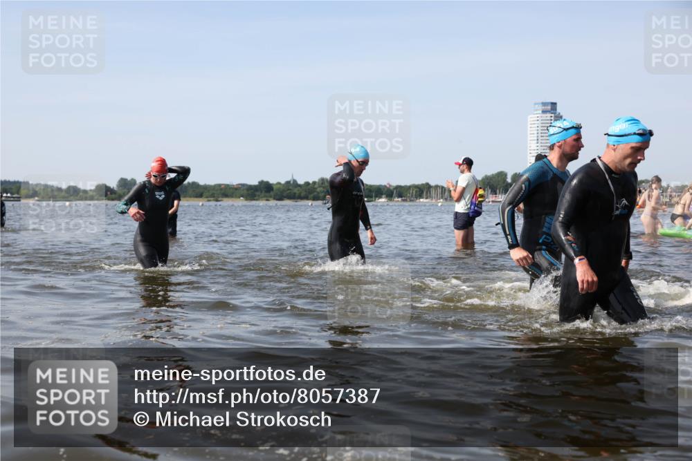 22.06.2025 - Viking Triathlon Michael Strokosch http://msf.ph/oto/8057387 22.06.2025 10:35:18 Schwimmen 107, 139, 157, 204, 296, 320, 365, 395, 482, 508, 632 meine-sportfotos.de