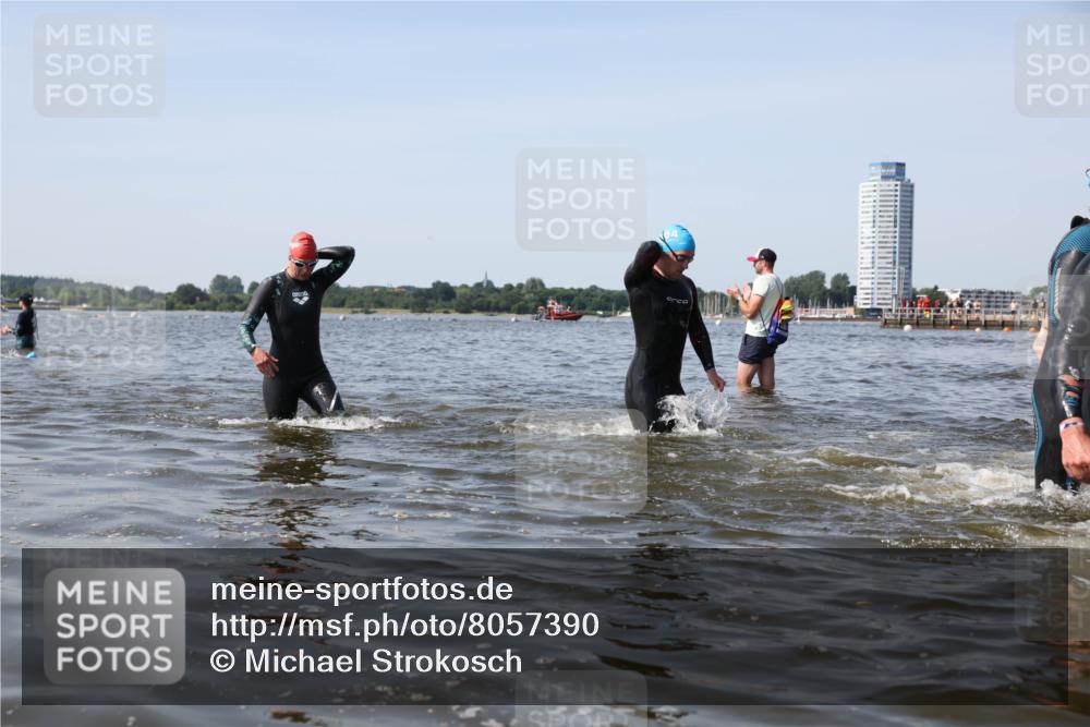 22.06.2025 - Viking Triathlon Michael Strokosch http://msf.ph/oto/8057390 22.06.2025 10:35:18 Schwimmen 107, 139, 157, 204, 296, 320, 365, 395, 482, 508, 632 meine-sportfotos.de