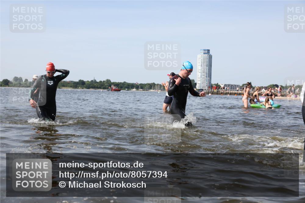 22.06.2025 - Viking Triathlon Michael Strokosch http://msf.ph/oto/8057394 22.06.2025 10:35:19 Schwimmen 107, 139, 157, 204, 296, 320, 365, 395, 482, 508, 632 meine-sportfotos.de